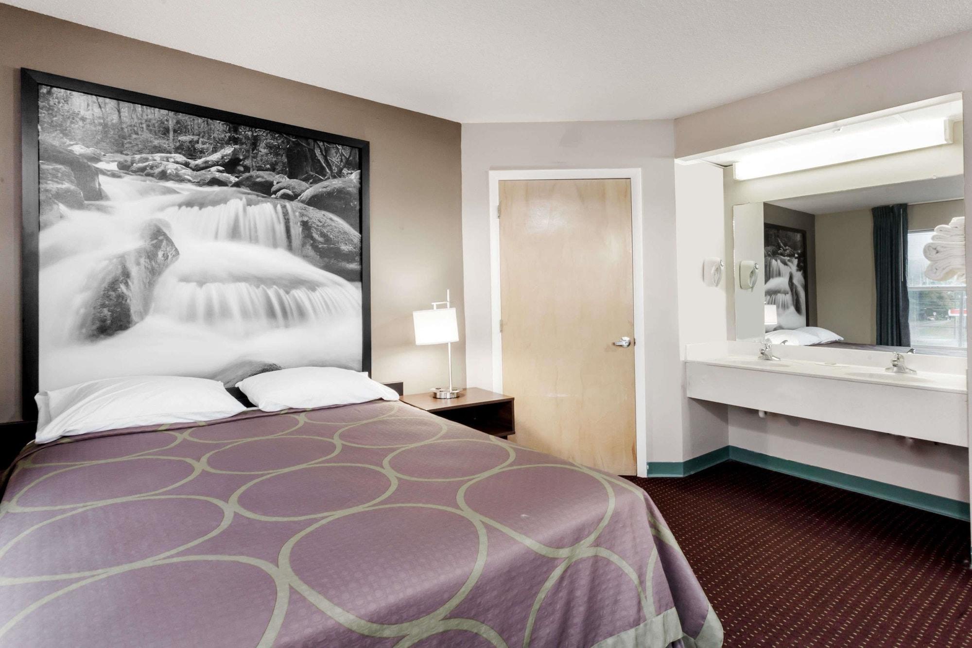ซูเปอร์ 8 บาย วินด์แฮม เซอร์เวียร์วิลล์ ริเวอร์ไซด์ Hotel เซอเวียร์วีล ภายนอก รูปภาพ