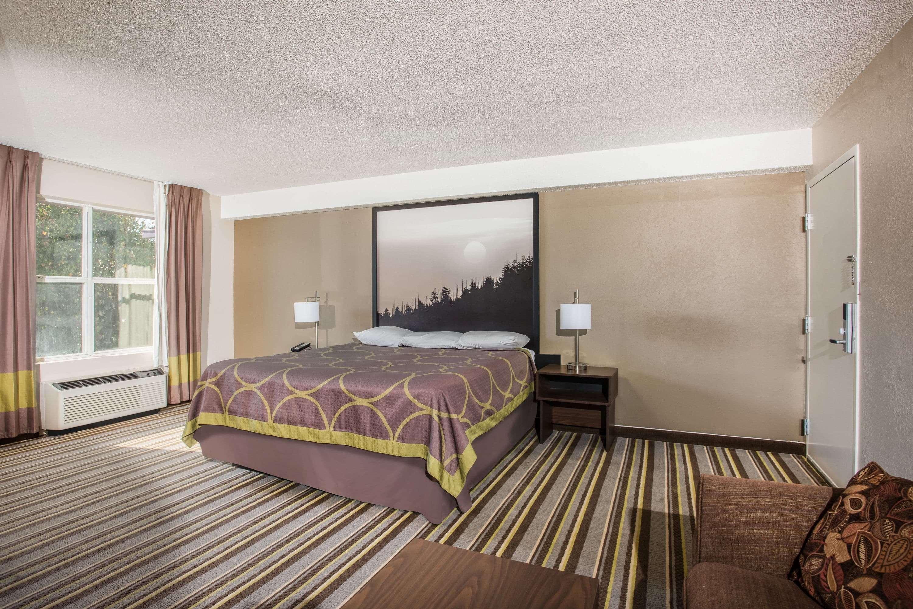 ซูเปอร์ 8 บาย วินด์แฮม เซอร์เวียร์วิลล์ ริเวอร์ไซด์ Hotel เซอเวียร์วีล ภายนอก รูปภาพ