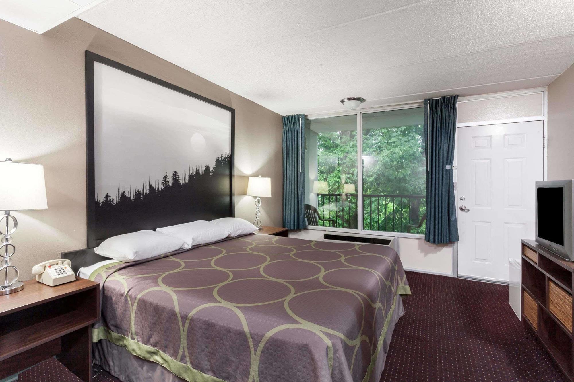ซูเปอร์ 8 บาย วินด์แฮม เซอร์เวียร์วิลล์ ริเวอร์ไซด์ Hotel เซอเวียร์วีล ภายนอก รูปภาพ